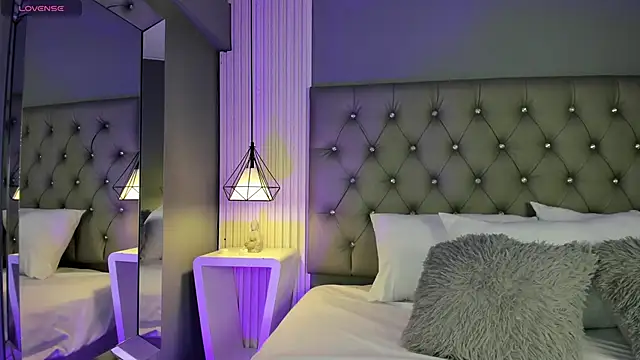 Snapshot of LunaBloomn chatting on January 13, 2026, 5:06 pm LunaBloomn online show from January 13, 2026, 5:06 pm