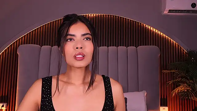 Isabellax21 online show from April 10, 2026, 4:19 am