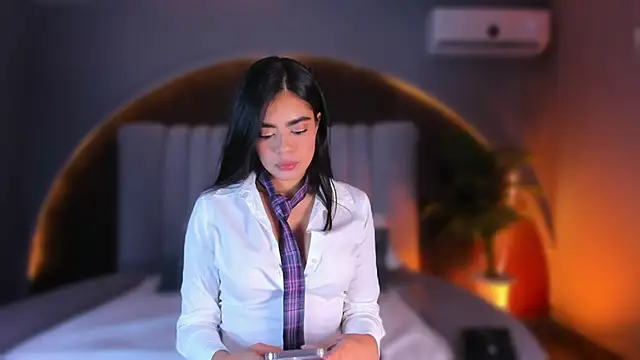 Isabellax21 online show from February 4, 2026, 4:07 am