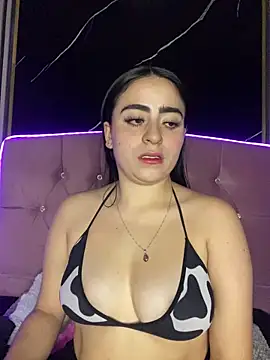 Snapshot of Elha_20 chatting on October 10, 2025, 12:28 pm Elha 20 online show from October 10, 2025, 12:28 pm