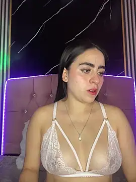 Snapshot of Elha_20 chatting on October 15, 2025, 4:22 am Elha 20 online show from October 15, 2025, 4:22 am