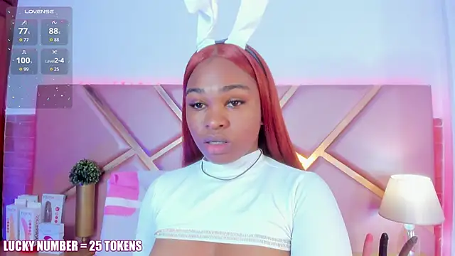 Snapshot of SophieSinclair chatting on February 10, 2026, 12:48 pm SophieSinclair online show from February 10, 2026, 12:48 pm