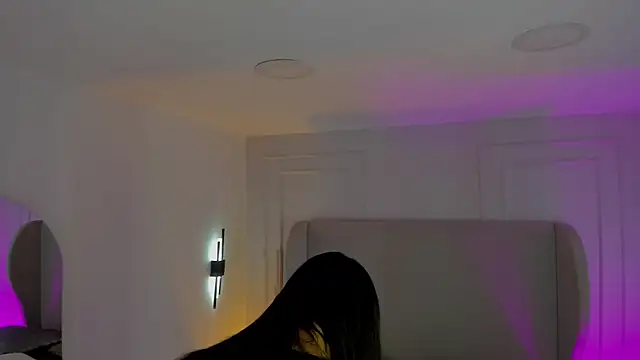 Dream nena online show from October 10, 2025, 4:24 am