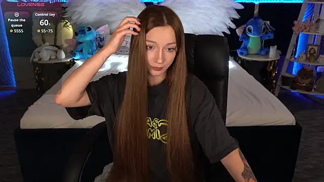 Snapshot of FoxyMayy chatting on October 23, 2025, 1:10 pm FoxyMayy online show from October 23, 2025, 1:10 pm