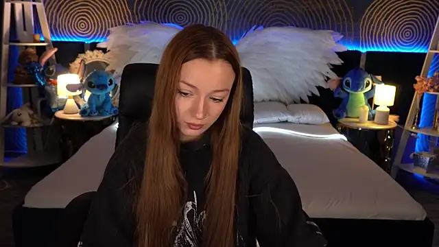 Snapshot of FoxyMayy chatting on November 23, 2025, 1:54 pm FoxyMayy online show from November 23, 2025, 1:54 pm