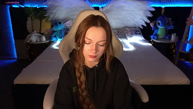 Snapshot of FoxyMayy chatting on October 27, 2025, 2:07 pm FoxyMayy online show from October 27, 2025, 2:07 pm