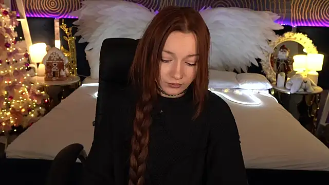 FoxyMayy online show from December 18, 2025, 1:59 pm