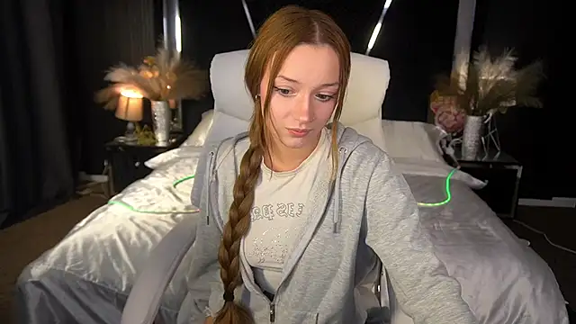 Snapshot of FoxyMayy chatting on November 9, 2025, 9:08 pm FoxyMayy online show from November 9, 2025, 9:08 pm