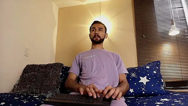 Axel Moon S online show from November 12, 2025, 7:51 pm