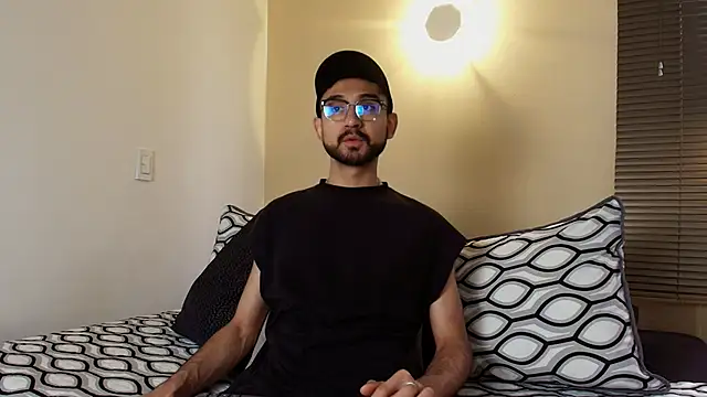 Axel Moon S online show from December 16, 2025, 3:49 pm