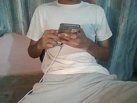 Snapshot of ash706339 chatting on September 13, 2025, 5:46 pm ash706339 online show from September 13, 2025, 5:46 pm