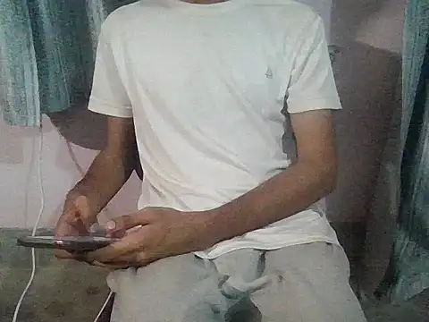 Snapshot of ash706339 chatting on September 15, 2025, 5:46 pm ash706339 online show from September 15, 2025, 5:46 pm