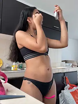 Leslie Bussh  online show from March 4, 2026, 3:42 pm