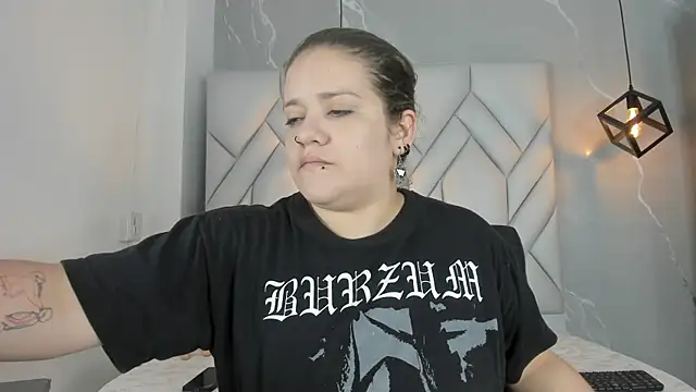 Snapshot of hellen_tirey chatting on October 2, 2025, 2:09 pm hellen tirey online show from October 2, 2025, 2:09 pm