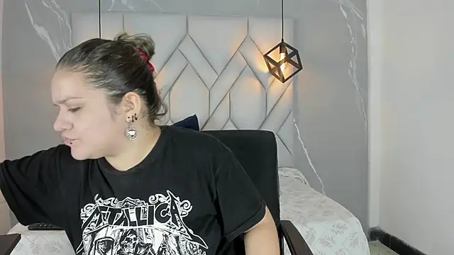 Snapshot of hellen_tirey chatting on September 24, 2025, 1:06 pm hellen tirey online show from September 24, 2025, 1:06 pm