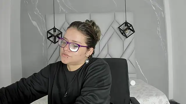 Snapshot of hellen_tirey chatting on September 27, 2025, 1:50 pm hellen tirey online show from September 27, 2025, 1:50 pm