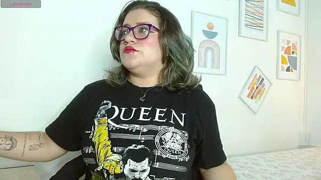 Snapshot of hellen_tirey chatting on September 16, 2025, 2:07 pm hellen tirey online show from September 16, 2025, 2:07 pm