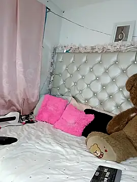 ZARAY 1118 online show from February 23, 2026, 10:54 pm