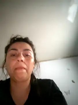vanessa-titisM online show from May 9, 2026, 2:26 am