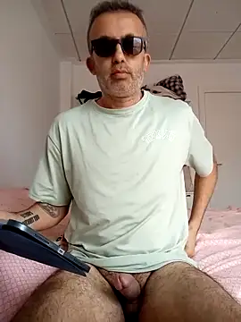 Snapshot of EmilioTaladdro chatting on April 25, 2026, 11:57 am EmilioTaladdro online show from April 25, 2026, 11:57 am