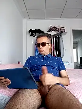 Snapshot of EmilioTaladdro chatting on May 5, 2026, 10:18 am EmilioTaladdro online show from May 5, 2026, 10:18 am
