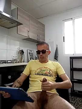 Snapshot of EmilioTaladdro chatting on May 12, 2026, 9:26 am EmilioTaladdro online show from May 12, 2026, 9:26 am