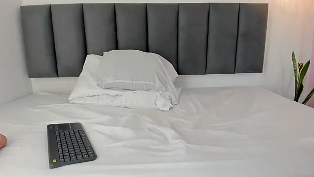 dulce mmg online show from December 4, 2025, 7:13 pm