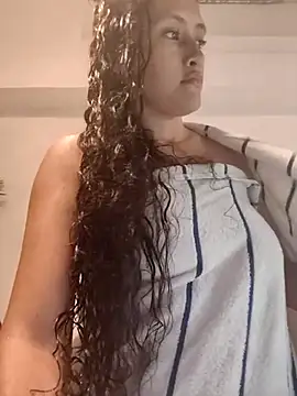 Snapshot of ArielBlossom___ chatting on November 27, 2025, 11:16 pm ArielBlossom online show from November 27, 2025, 11:16 pm