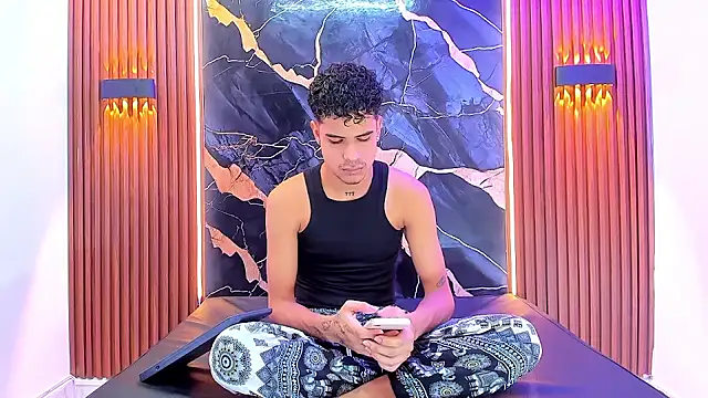 Lucky boys  X online show from September 14, 2025, 11:43 am