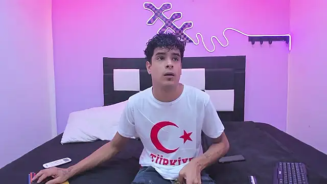 Snapshot of Lucky_boys__X chatting on January 9, 2026, 8:05 pm Lucky boys X online show from January 9, 2026, 8:05 pm