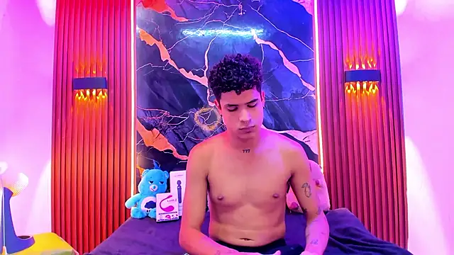 Snapshot of Lucky_boys__X chatting on February 22, 2026, 7:15 pm Lucky boys X online show from February 22, 2026, 7:15 pm