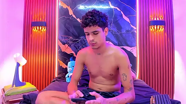 Snapshot of Lucky_boys__X chatting on February 11, 2026, 6:19 pm Lucky boys X online show from February 11, 2026, 6:19 pm