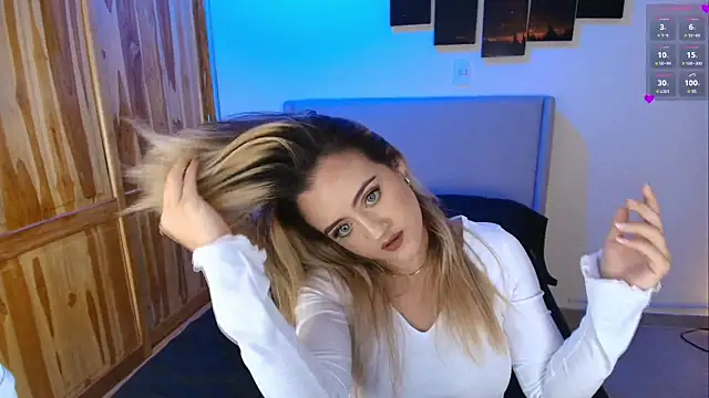 Snapshot of MaryMoon_ chatting on October 28, 2025, 12:55 am MaryMoon online show from October 28, 2025, 12:55 am