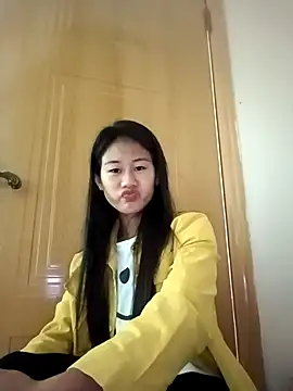 Snapshot of luy-xinh02 chatting on September 19, 2025, 2:37 am luy-xinh02 online show from September 19, 2025, 2:37 am