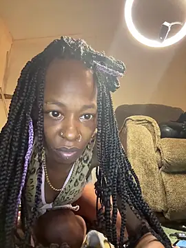 Snapshot of maroegotcakes25 chatting on September 17, 2025, 11:12 am maroegotcakes25 online show from September 17, 2025, 11:12 am