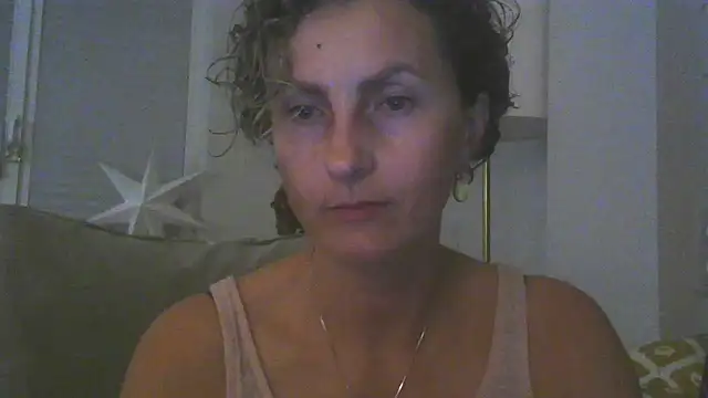 Snapshot of Sylira chatting on July 20, 2026, 12:51 am Sylira online show from July 20, 2026, 12:51 am