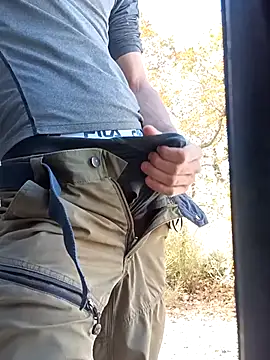 Snapshot of -Tony-TTBM chatting on November 4, 2025, 11:47 am -Tony-TTBM online show from November 4, 2025, 11:47 am