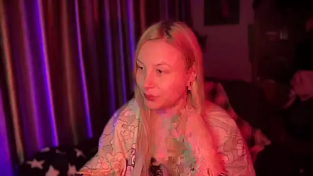 Snapshot of BikiHellena chatting on November 1, 2025, 12:50 am BikiHellena online show from November 1, 2025, 12:50 am