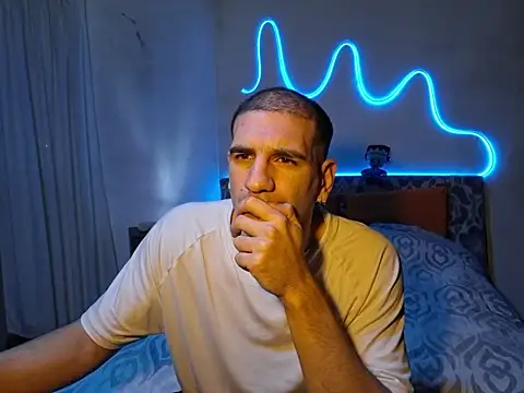 ObeyLust online show from November 17, 2025, 7:12 am