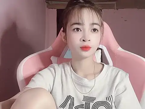 Snapshot of Suna7383 chatting on November 13, 2025, 4:00 pm Suna7383 online show from November 13, 2025, 4:00 pm