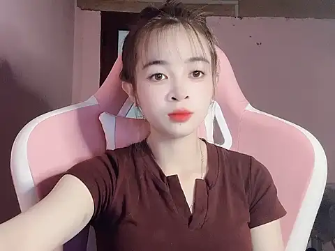 Snapshot of Suna7383 chatting on November 12, 2025, 4:22 pm Suna7383 online show from November 12, 2025, 4:22 pm