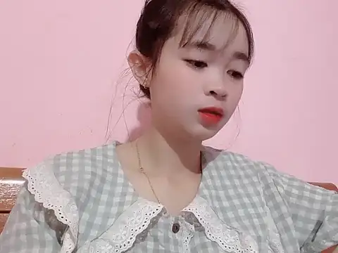 Snapshot of Suna7383 chatting on October 27, 2025, 5:14 pm Suna7383 online show from October 27, 2025, 5:14 pm