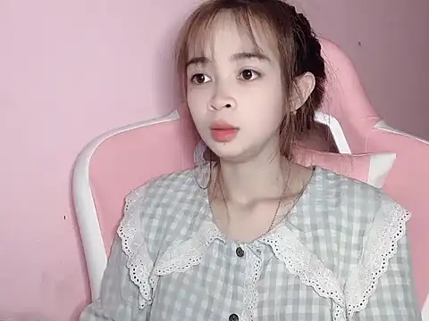 Snapshot of Suna7383 chatting on December 17, 2025, 5:07 pm Suna7383 online show from December 17, 2025, 5:07 pm