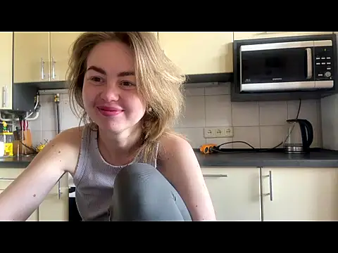 MartaLuna  online show from April 5, 2026, 11:28 am