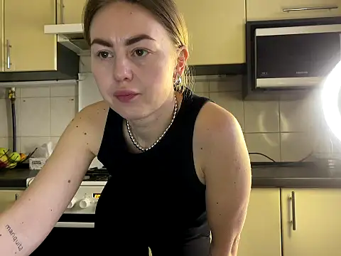 MartaLuna  online show from April 3, 2026, 3:40 pm