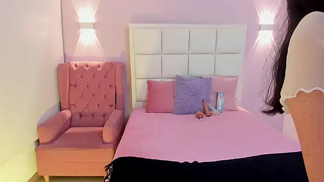 Snapshot of Ashleypetit chatting on September 18, 2025, 12:08 pm Ashleypetit online show from September 18, 2025, 12:08 pm