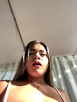 MayaMoanXXX online show from October 18, 2025, 1:02 pm