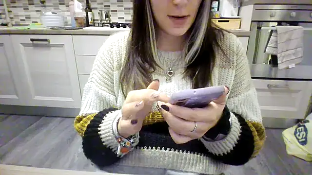 Snapshot of Camaleontica chatting on October 14, 2025, 6:19 pm Camaleontica online show from October 14, 2025, 6:19 pm