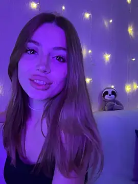 Elizabeth Tay online show from October 18, 2025, 5:37 pm