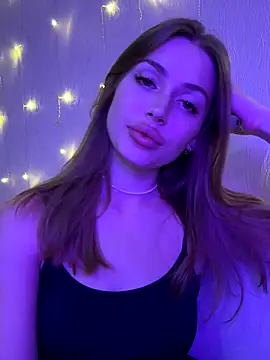 Elizabeth Tay online show from October 15, 2025, 4:48 pm